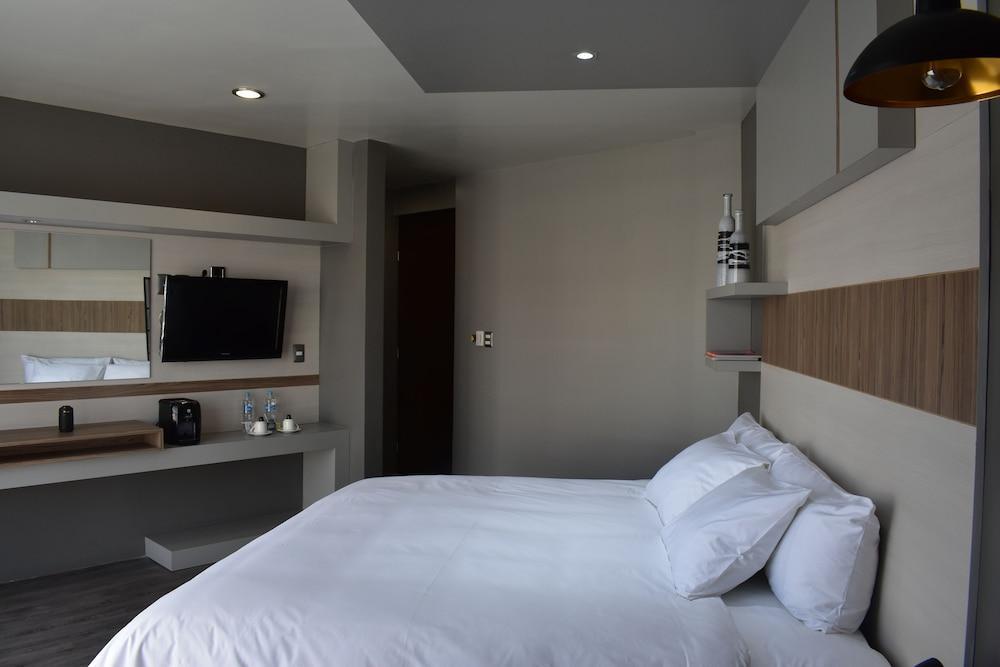 Esduma Hk Hotel Pachuca Bagian luar foto